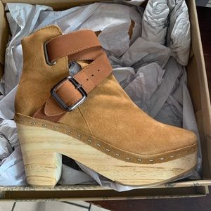 New in the box Free People Bungalow Clog Boot